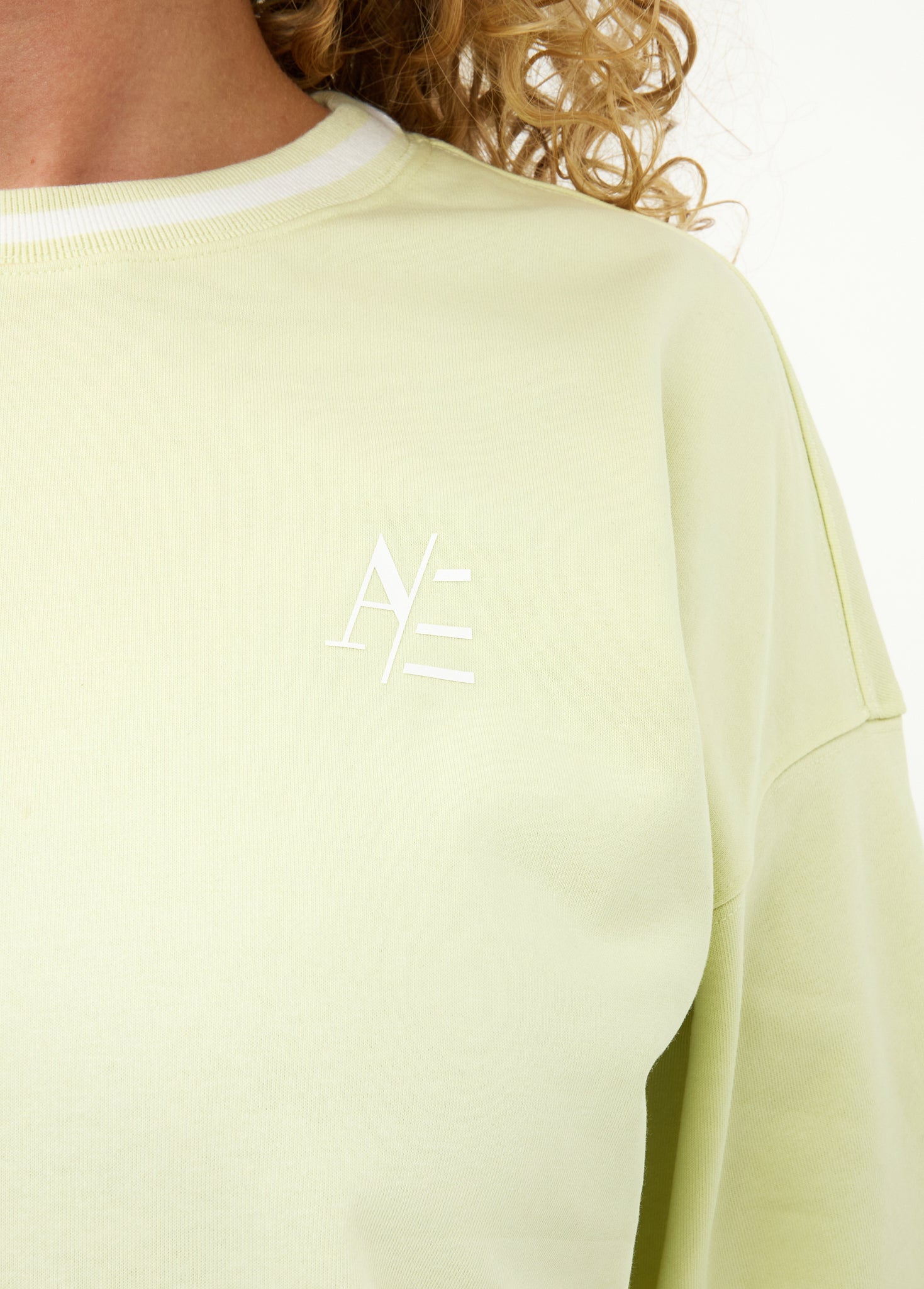 Ares Crewneck Top Soft Lime