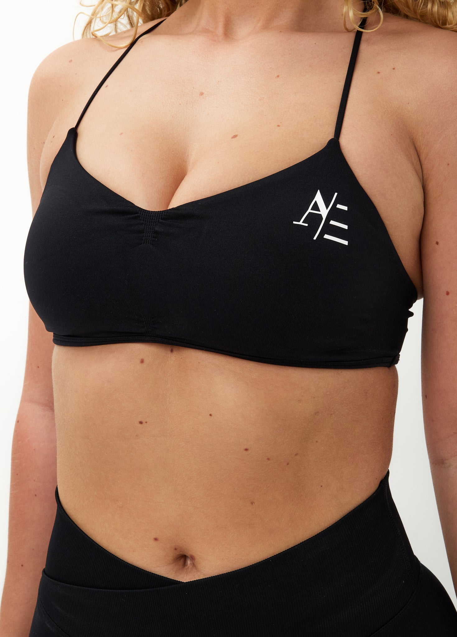 Sports Bra Coal Black (DROP 16 FEB 20:00)